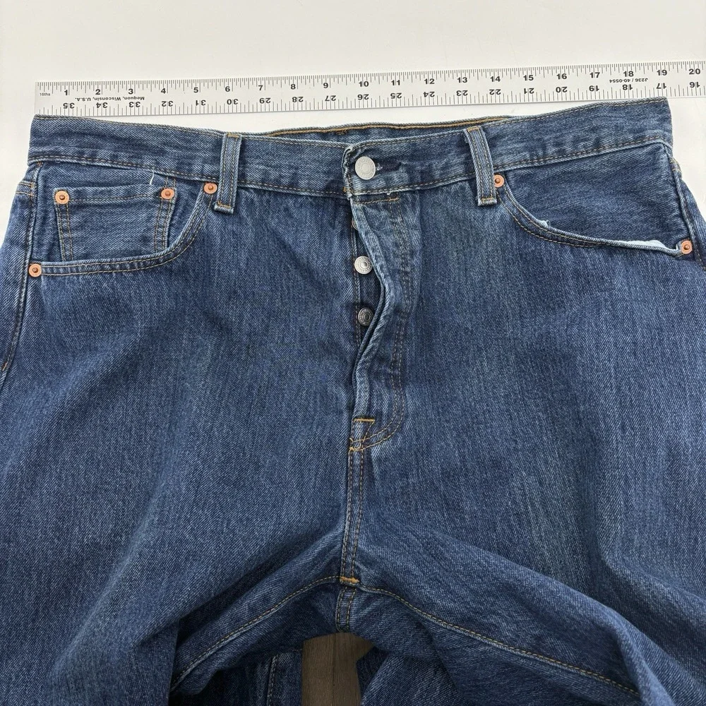 Levi's 501 Jeans Blue  Wash Straight‎ Leg Button Fly Pants Men 38X29 Fit (38X26)